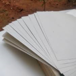 recyklovaný nenatieraný papier
